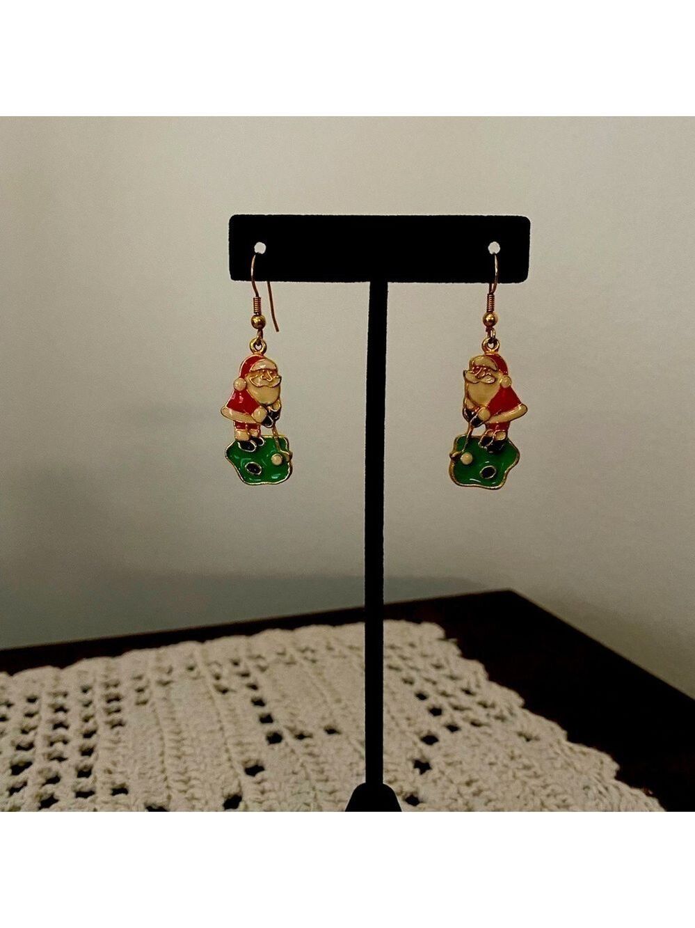 EUC Goldtone Santa Earrings • Holiday Golf Theme • Festive Christmas Jewelry - Picture 2 of 4